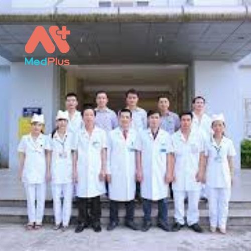 Các y, bác sĩ tại bệnh viện chuyên khoa mắt